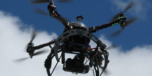 drone camera a terra Oben